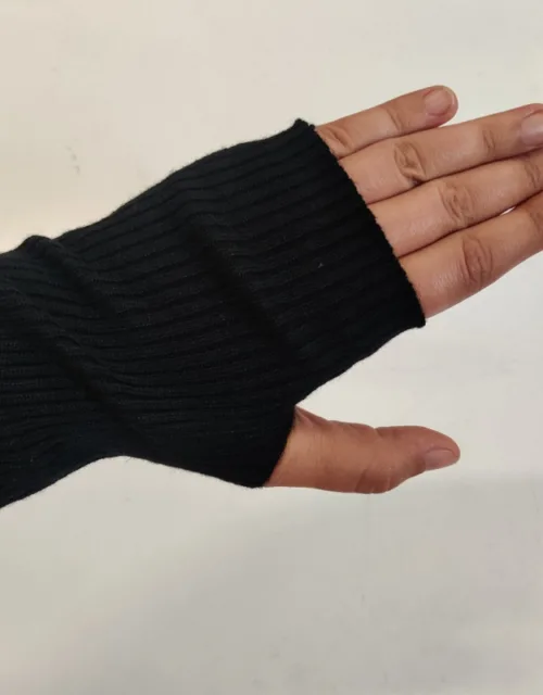 Sorte Håndledsvarmere med fingerhul Sort - Standart vare